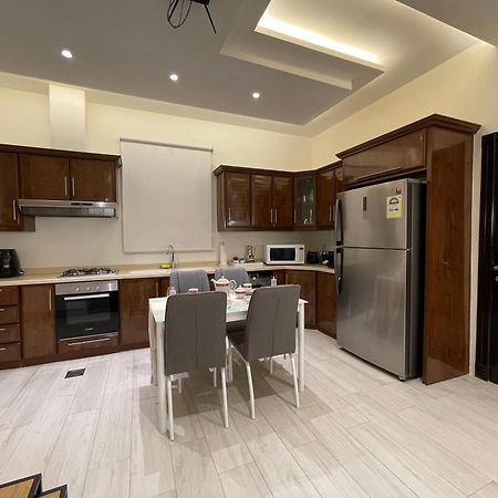 شقق خاصه بطابع حديث وفندقي - تسجيل ذاتي Private Apartments With Modern Vibes - Self Checkin Riyadh Eksteriør billede
