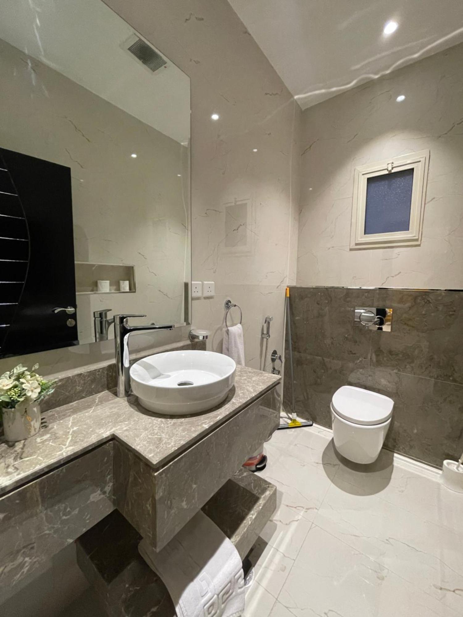 شقق خاصه بطابع حديث وفندقي - تسجيل ذاتي Private Apartments With Modern Vibes - Self Checkin Riyadh Eksteriør billede