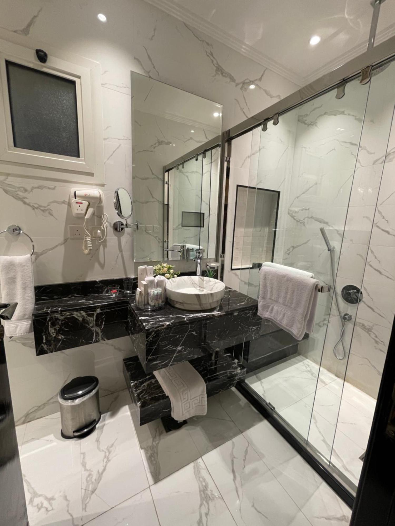 شقق خاصه بطابع حديث وفندقي - تسجيل ذاتي Private Apartments With Modern Vibes - Self Checkin Riyadh Eksteriør billede