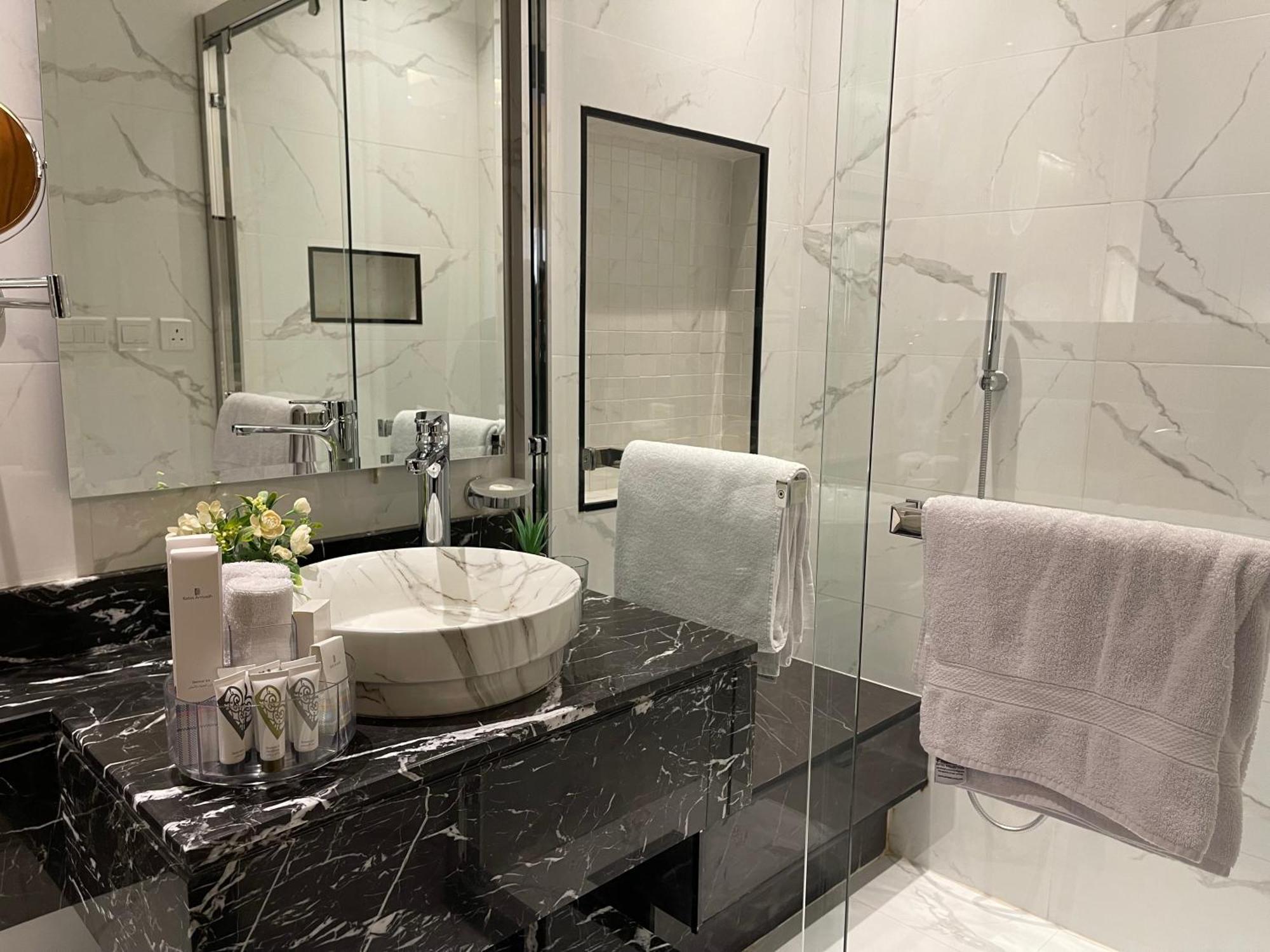 شقق خاصه بطابع حديث وفندقي - تسجيل ذاتي Private Apartments With Modern Vibes - Self Checkin Riyadh Eksteriør billede